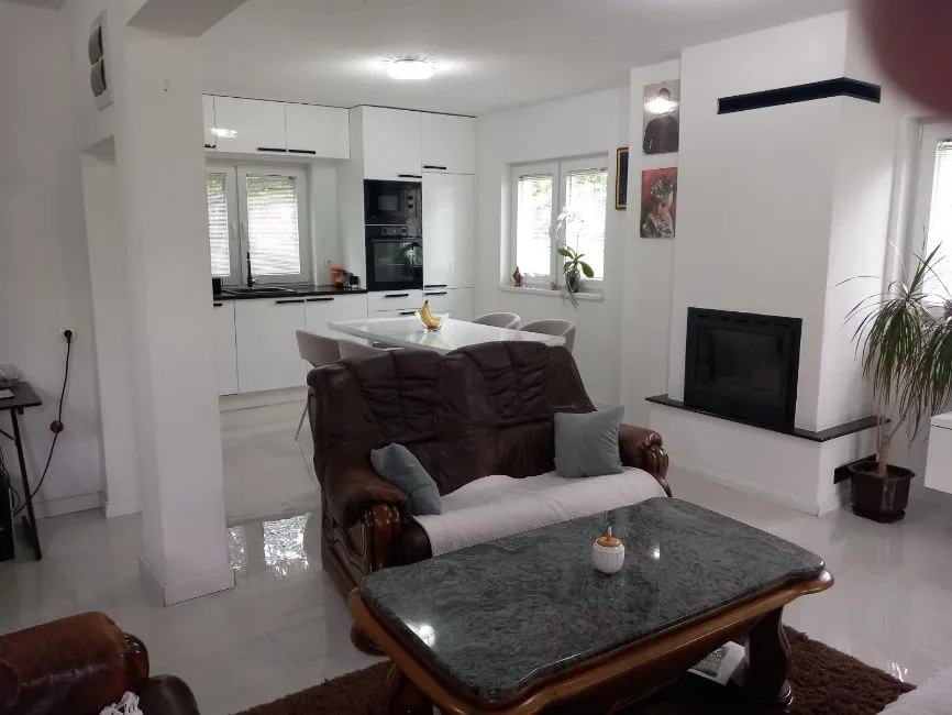 Haus Zu Verkaufen - 72250 Vitez BA Image 4