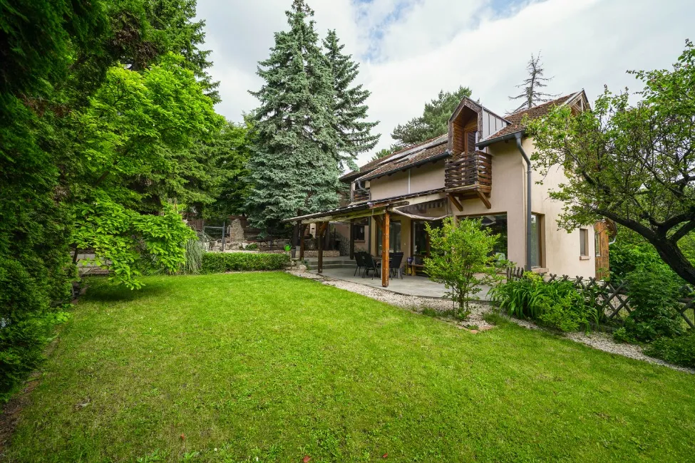 Haus Zu Verkaufen - 2049 Diosd HU Image 1